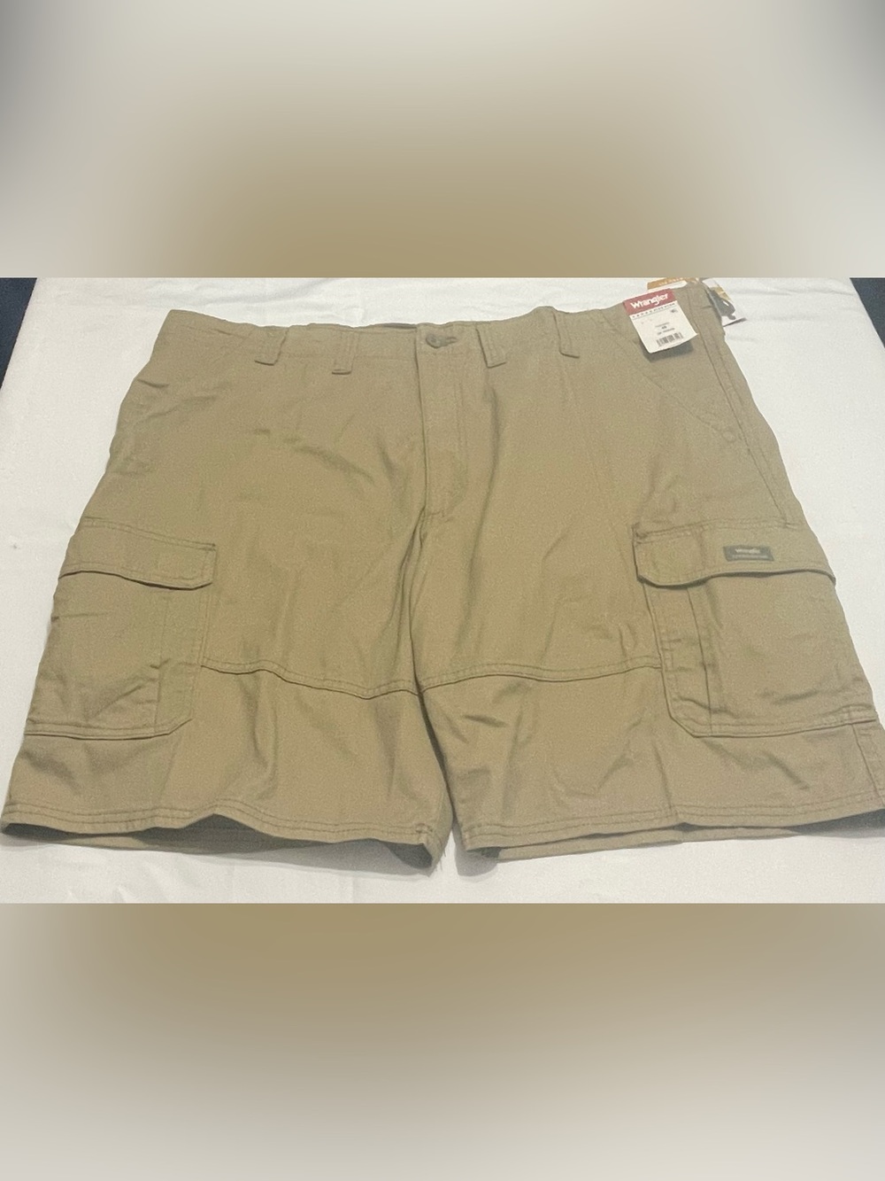 Wrangler Five Star Heritage Relaxed Fit Cargo Shorts in classic khaki NWT